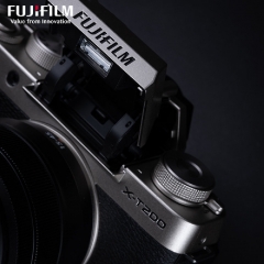 Fuji X-T200